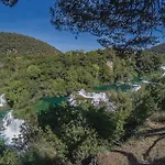 Casa de Férias 4 Bedroom Stunning In Brodarica (Sibenik-Knin)