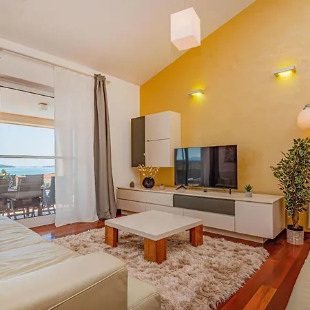 Semesterbostad 4 Bedroom Stunning In Brodarica (Sibenik-Knin)