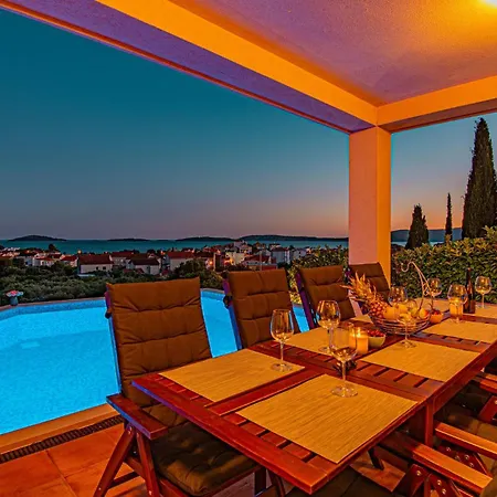 4 Bedroom Stunning In Casa de Férias *