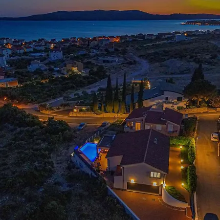 4 Bedroom Stunning In Casa de Férias *