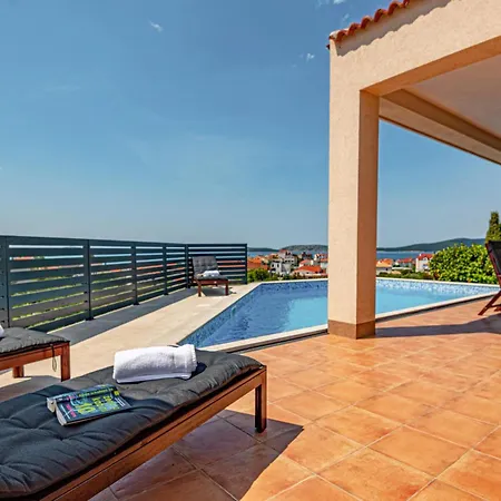 4 Bedroom Stunning In *