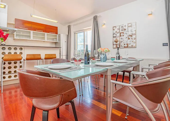 4 Bedroom Stunning In *