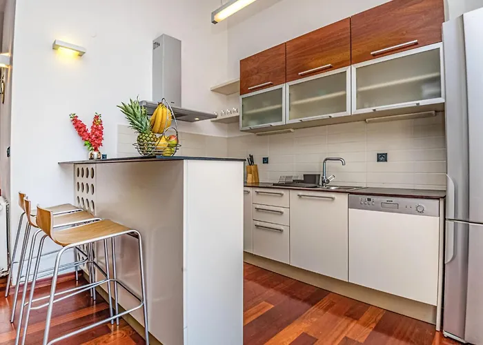 4 Bedroom Stunning In *