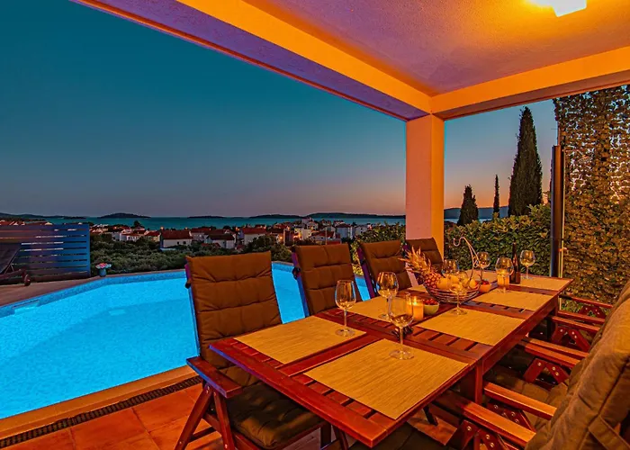 4 Bedroom Stunning In Vakantiehuis *