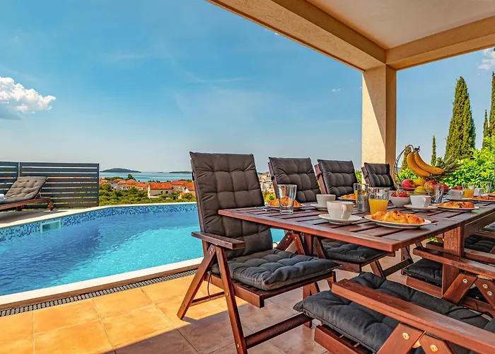 Vakantiehuis 4 Bedroom Stunning In Brodarica (Sibenik-Knin)